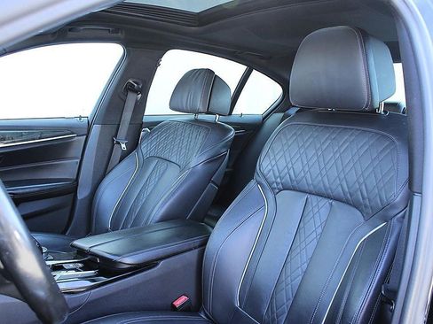 Used 2020 BMW M550i xDrive image 14