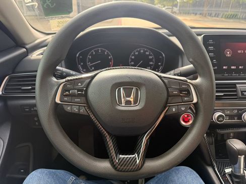 Used 2018 Honda Accord LX image 11