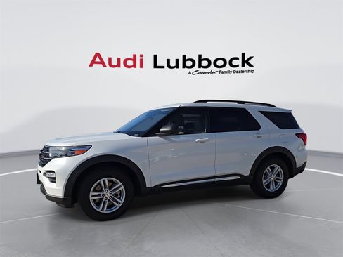 Used 2020 Ford Explorer XLT w/ Equipment Group 202A image 5