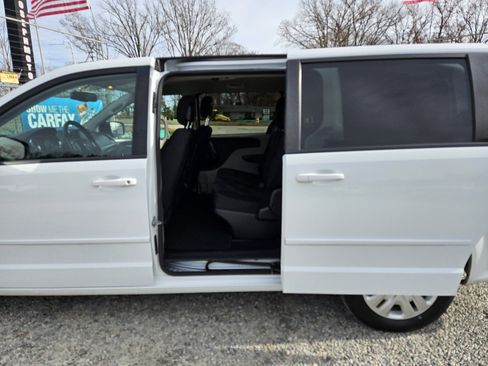 Used 2017 Dodge Grand Caravan SE w/ Power Window Group image 16