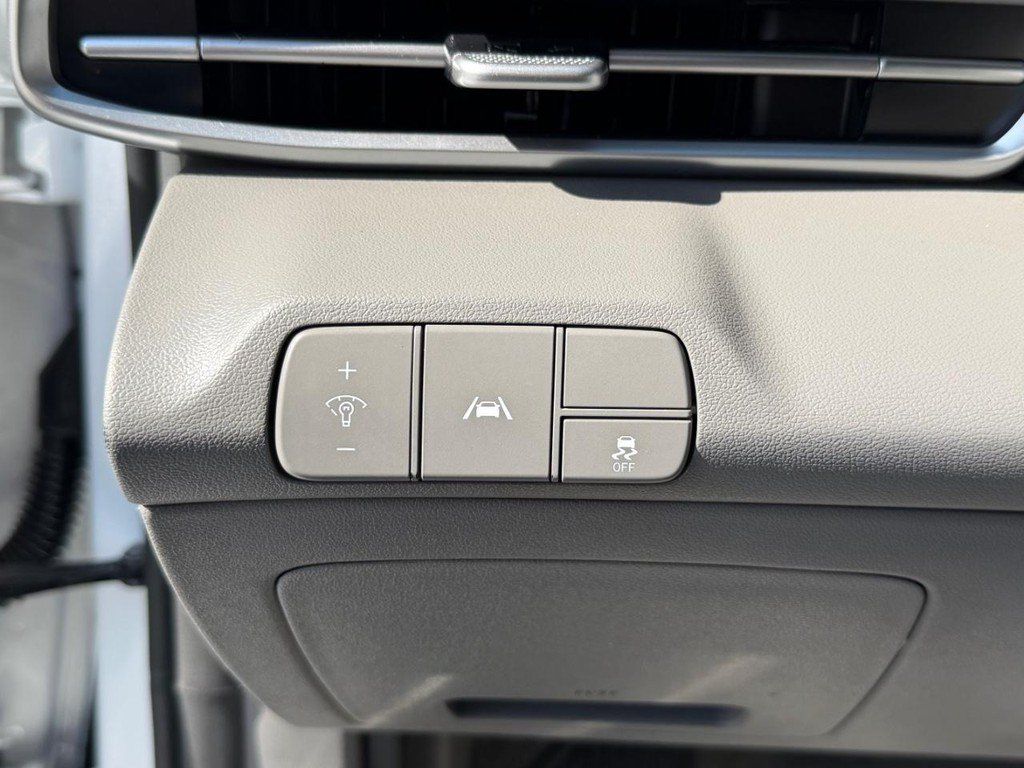 Used 2022 Hyundai Elantra SEL w/ Convenience Package FWD image 32
