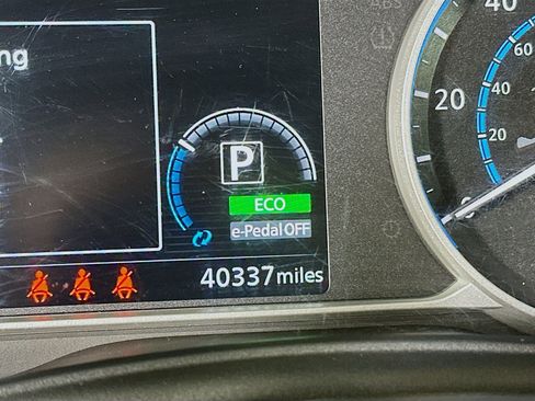 Used 2024 Nissan Leaf S FWD image 19