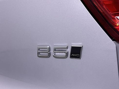 Used 2023 Volvo XC40 B5 Core image 33