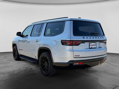 Used 2024 Jeep Wagoneer Series II AWD/4WD image 7
