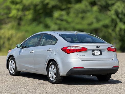 Used 2015 Kia Forte LX FWD image 10