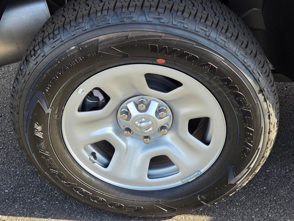 Used 2025 RAM 1500 Tradesman AWD/4WD image 10