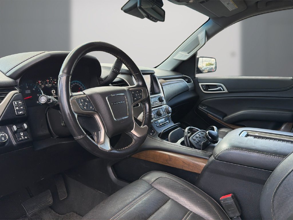 Used 2019 GMC Yukon Denali w/ Denali Ultimate Package AWD/4WD image 13