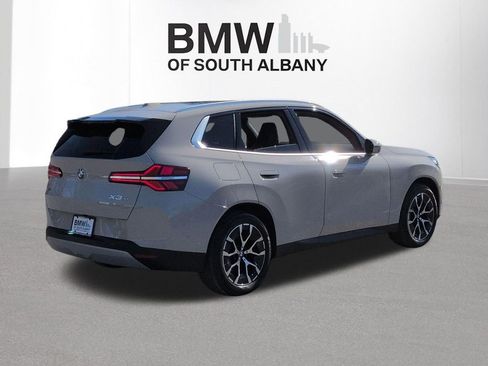 Used 2025 BMW X3 xDrive30i w/ Premium Package image 4