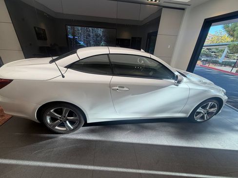 Used 2014 Lexus IS 250C w/ Navigation System Package RWD image 5