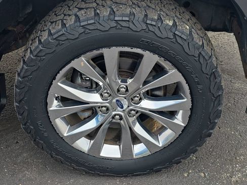 Used 2017 Ford F150 XLT w/ Equipment Group 302A Luxury AWD/4WD image 12