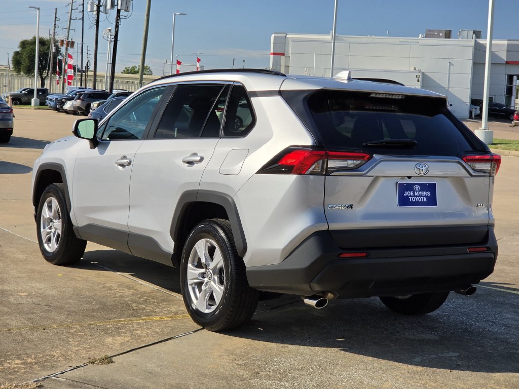 Used 2025 Toyota RAV4 XLE FWD image 7