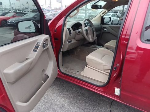 Used 2012 Nissan Frontier SV w/ SV Premium Utility Pkg image 13