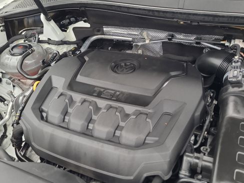 Used 2018 Volkswagen Tiguan SEL image 28
