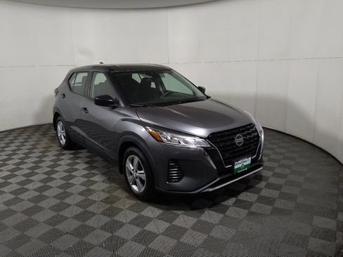 Used 2021 Nissan Kicks S FWD image 13
