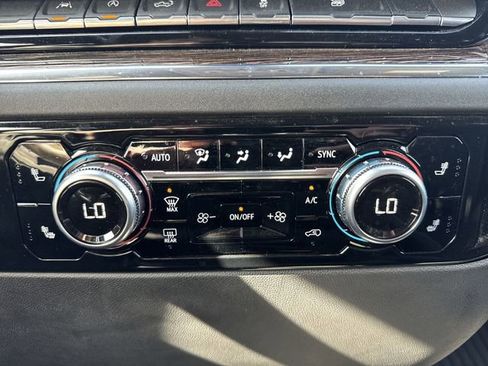 Used 2024 GMC Sierra 1500 SLE image 33