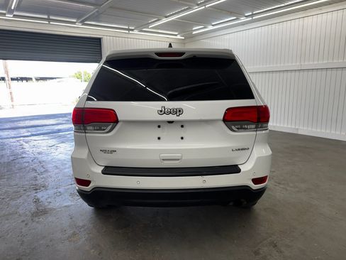 Used 2017 Jeep Grand Cherokee Laredo w/ Quick Order Package 2BE image 6