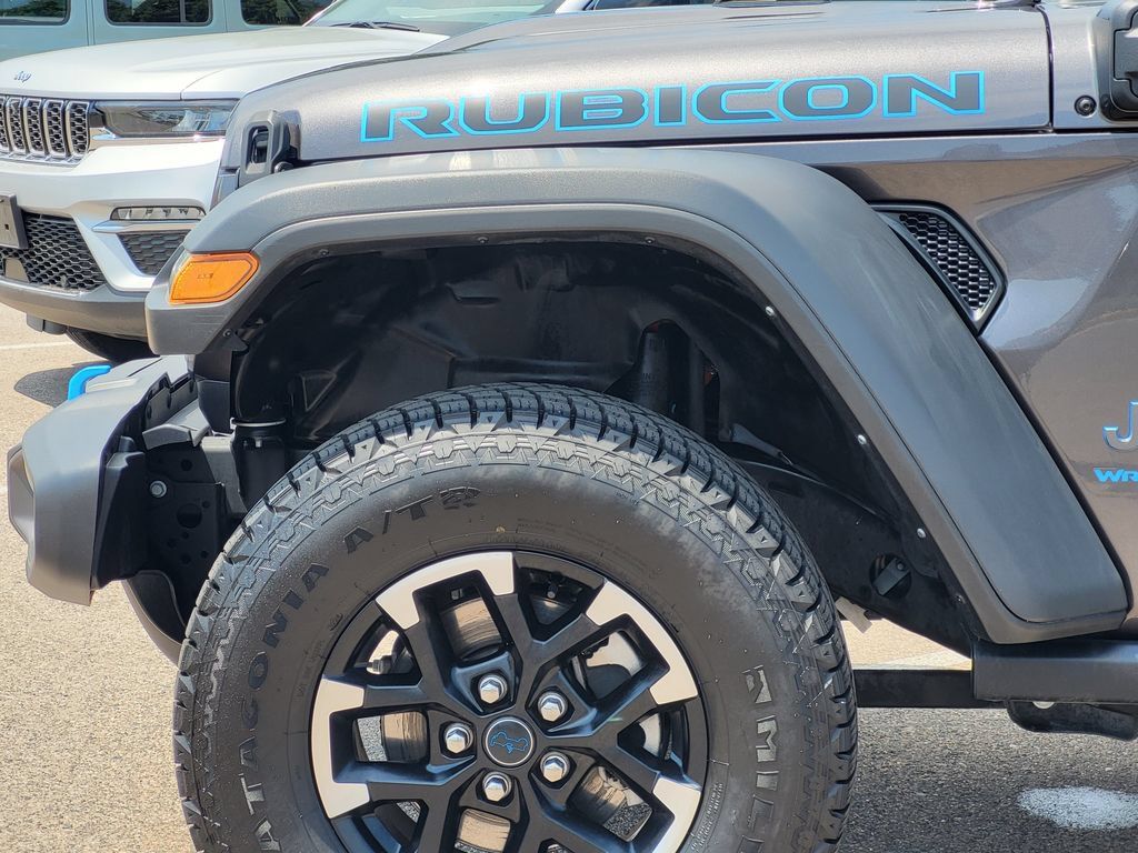 Used 2024 Jeep Wrangler Unlimited Rubicon 4xe AWD/4WD image 10