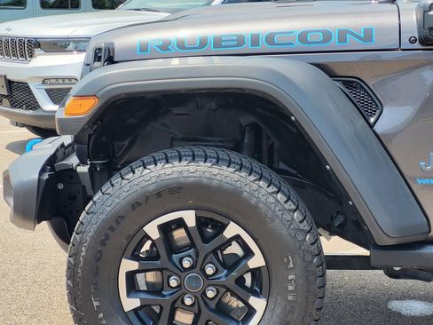 Used 2024 Jeep Wrangler Unlimited Rubicon 4xe AWD/4WD image 10