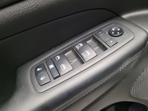 Used 2021 Jeep Grand Cherokee Laredo image 27