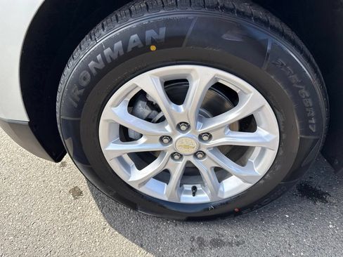 Used 2020 Chevrolet Equinox LT AWD/4WD image 11