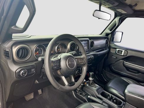Used 2023 Jeep Gladiator Sport AWD/4WD image 9