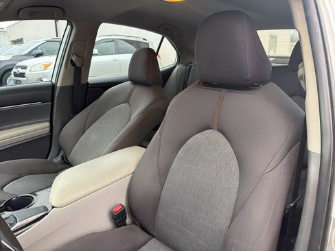 Used 2019 Toyota Camry LE FWD image 20