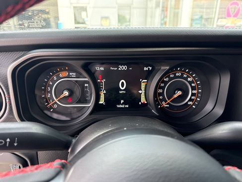 Used 2024 Jeep Wrangler Rubicon AWD/4WD image 7