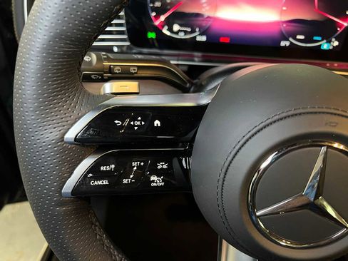 New 2026 Mercedes-Benz GLS 580 4MATIC image 27