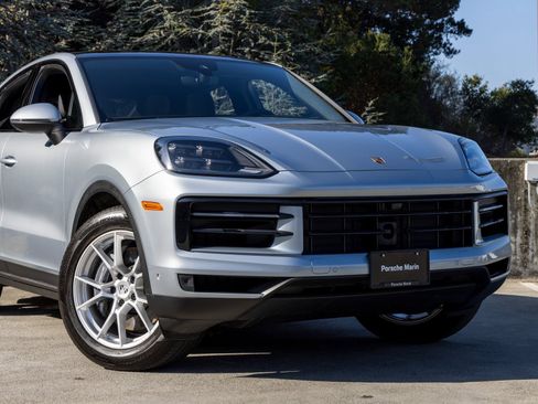 Certified 2025 Porsche Cayenne Coupe image 9