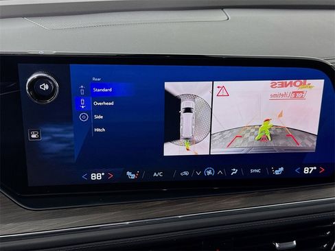 Used 2025 Chevrolet Suburban LT w/ Comfort Package image 6