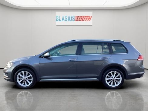Used 2019 Volkswagen Golf Alltrack SE image 6