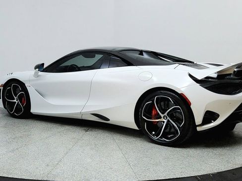 Used 2024 McLaren 750S Spider image 3