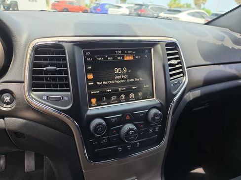 Used 2015 Jeep Grand Cherokee Laredo w/ Quick Order Package 23E AWD/4WD image 25