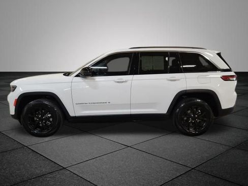 Used 2022 Jeep Grand Cherokee Limited AWD/4WD image 6