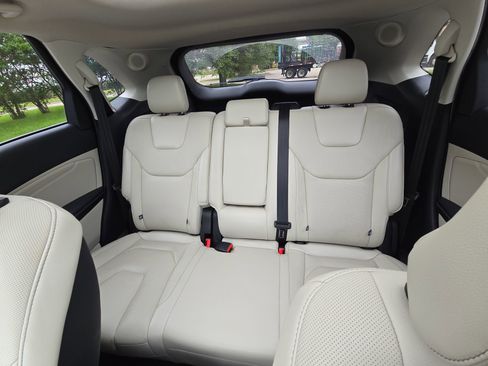 Used 2018 Ford Edge Titanium w/ Equipment Group 301A image 21