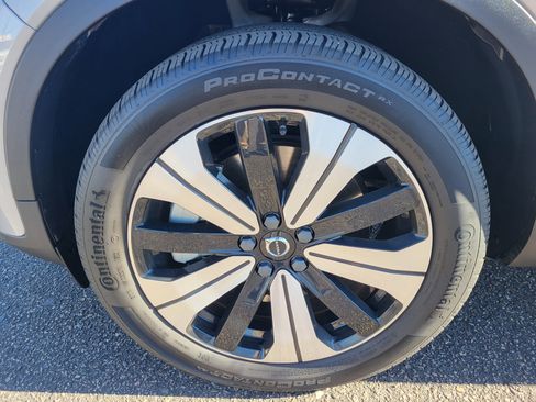 Certified 2023 Volvo XC40 Recharge Plus image 19