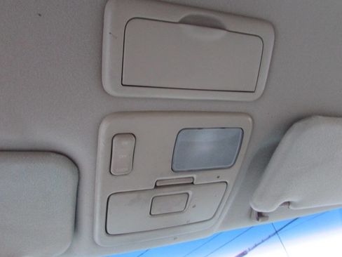 Used 2002 Toyota Sienna CE image 38