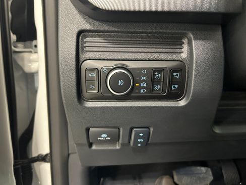 Used 2025 Ford F250 Platinum AWD/4WD image 21