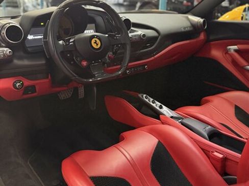 Used 2022 Ferrari F8 Tributo image 13