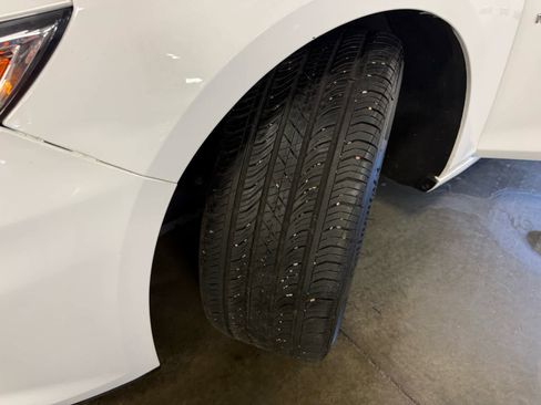 Used 2024 Chevrolet Malibu LT image 27