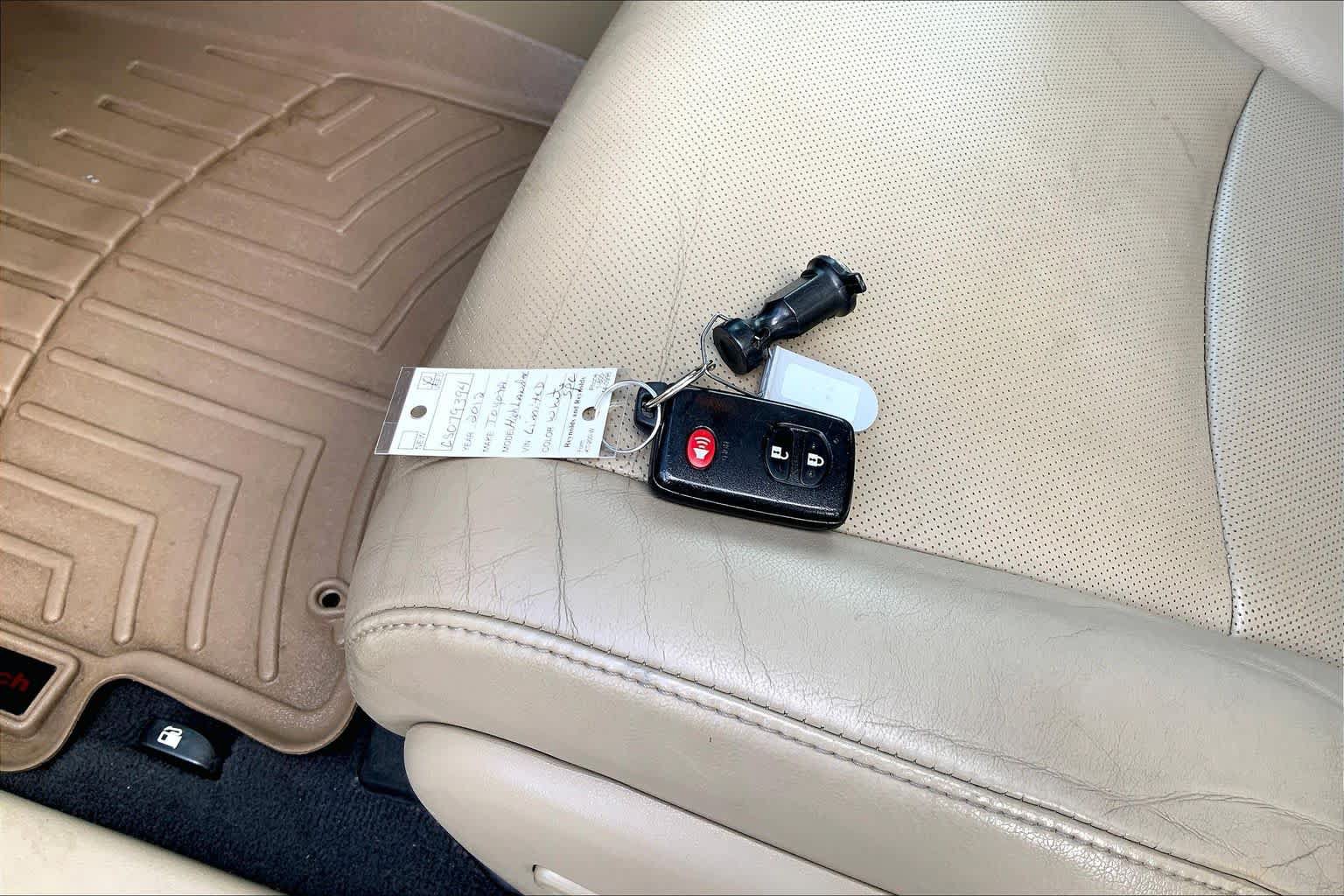 Used 2012 Toyota Highlander Limited w/ Tow Pkg FWD image 15