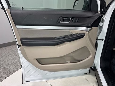 Used 2019 Ford Explorer 4WD w/ Class III Trailer Tow Package image 9