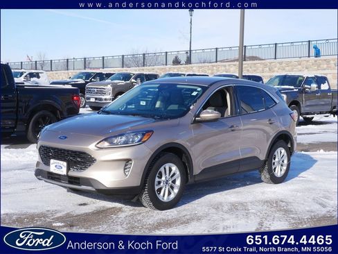 Certified 2020 Ford Escape SE image 1