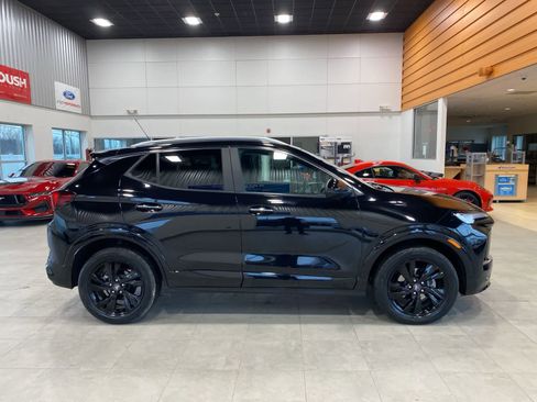 Used 2024 Buick Encore GX Sport Touring image 6