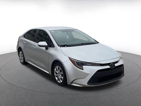 Used 2023 Toyota Corolla LE FWD image 3