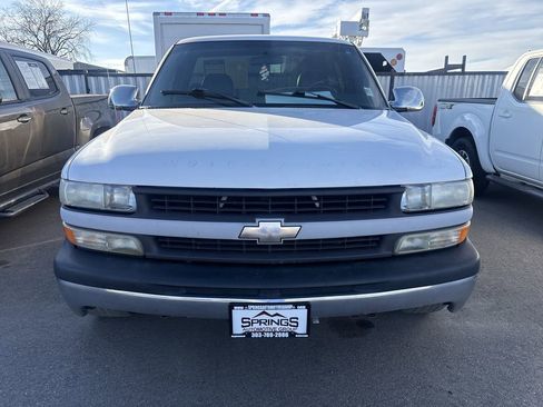 Used 2001 Chevrolet Silverado 1500 2WD Regular Cab image 1