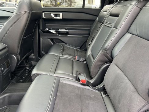 Used 2022 Ford Explorer ST image 16