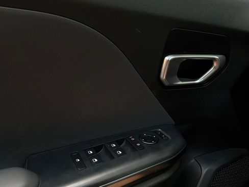 Used 2025 Kia K4 FWD image 18