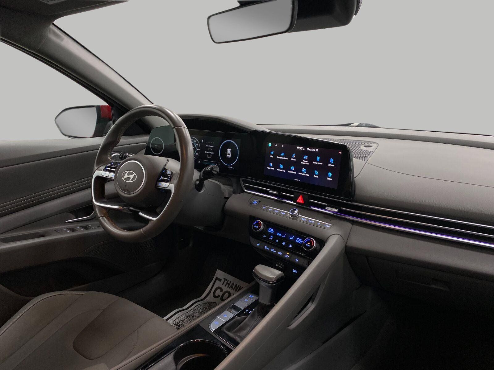 Certified 2025 Hyundai Elantra SEL FWD image 18