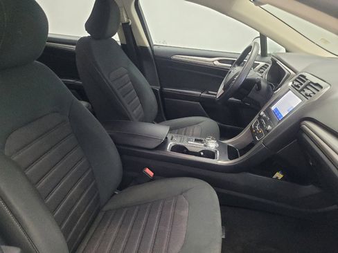 Used 2020 Ford Fusion SE image 21
